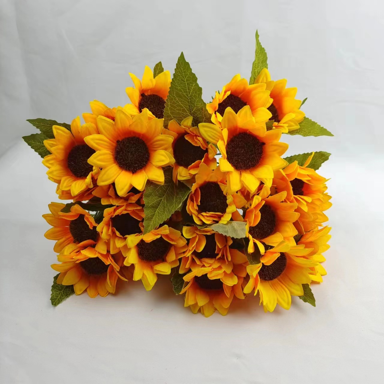 Factory Direct Sales 7 Head Sunflower Simulation Plastic Sunflower Indoor And Outdoor Decoration Diy Flower Materials Flower Engineering Flowers Specification drawing