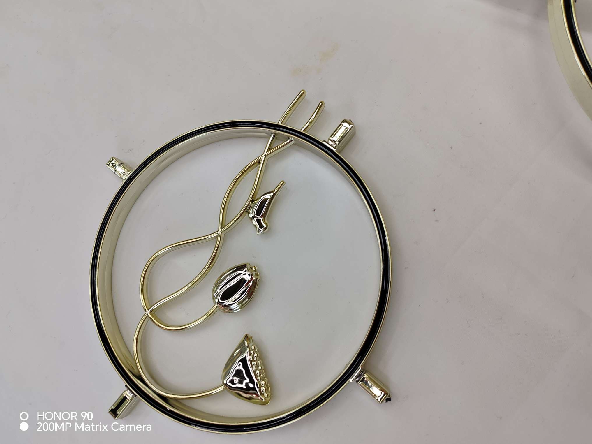 门花 塑料花  中空窗花产品图