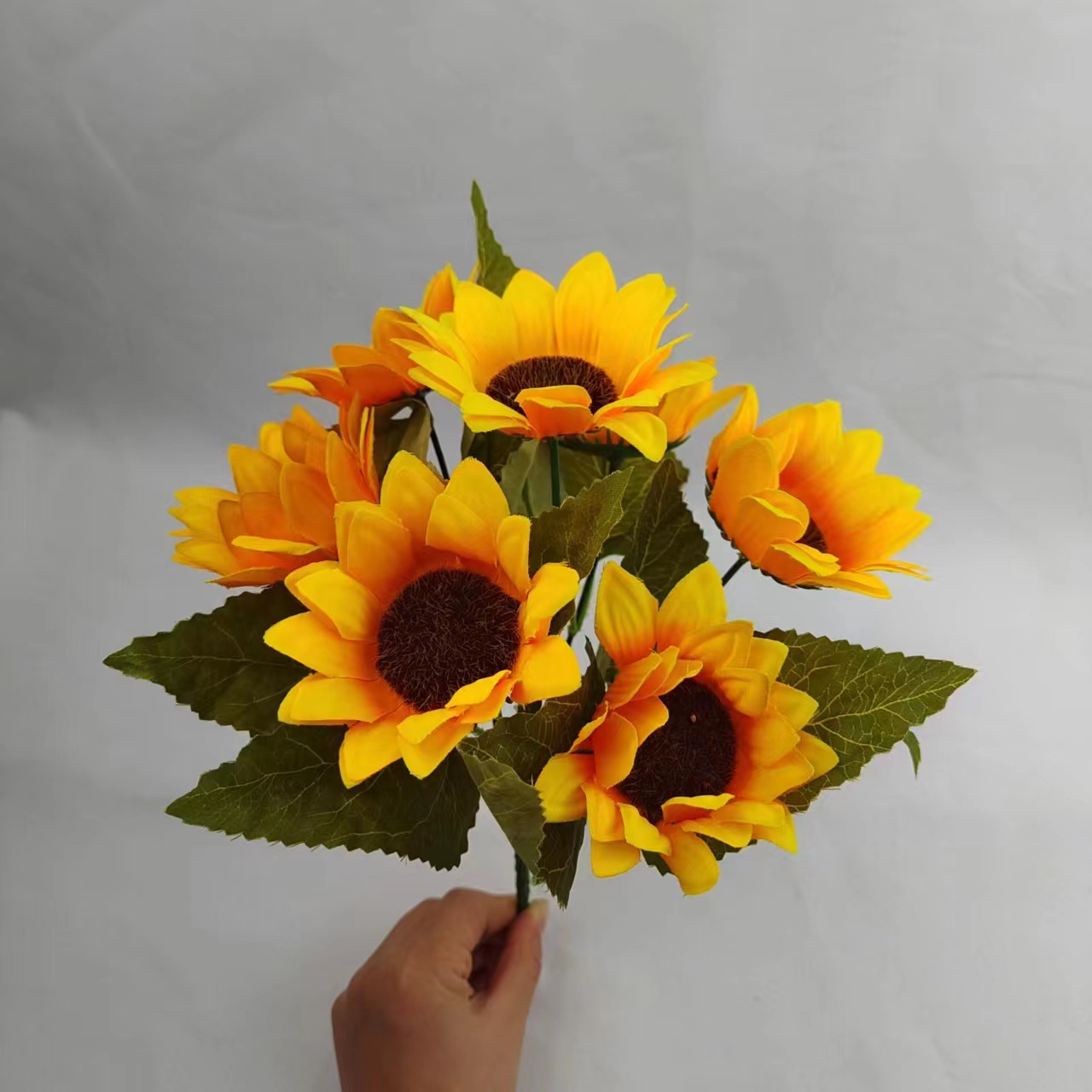 Factory Direct Sales 7 Head Sunflower Simulation Plastic Sunflower Indoor And Outdoor Decoration Diy Flower Materials Flower Engineering Flowers details Picture
