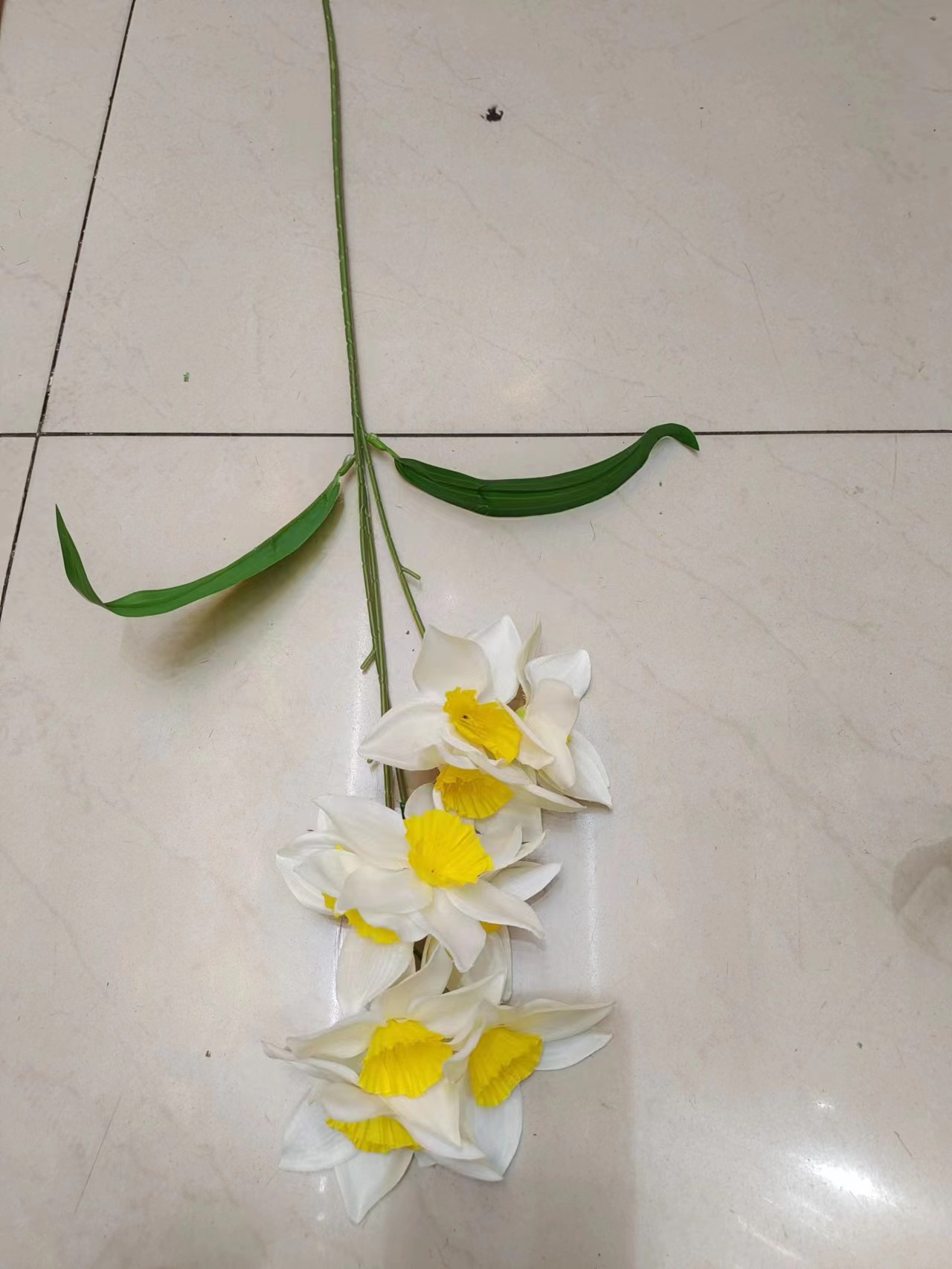 Factory Direct Sales 3 Forks 9 Artificial Narcisls Easter Special Plastic Flowers Home Wedding Decoration Diy Flowers Flowers, Qingming Festival Sacrifice False Flowers Specification drawing