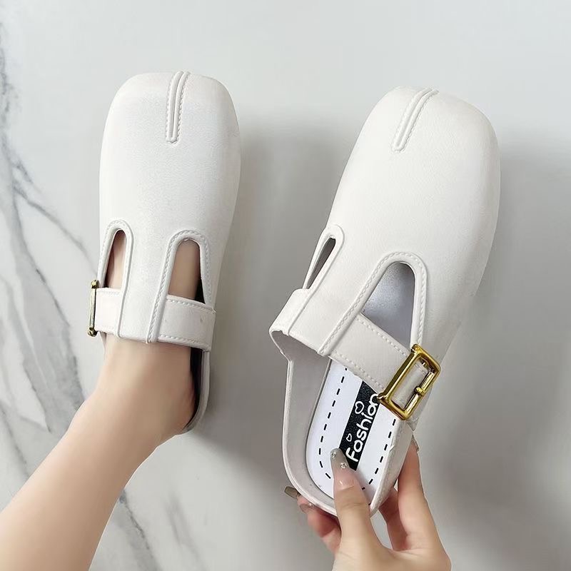 New style of flip-flops for women, fashionable and versatile summer outerwear, casual, light and comfortable flat beach shoes details Picture