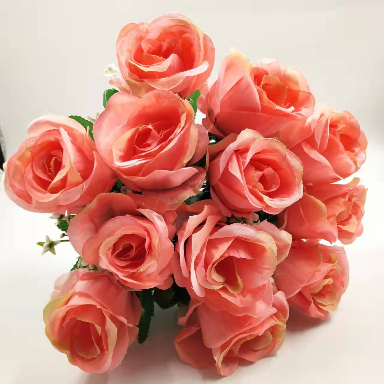 Factory Direct Sales 12 Flat Head Simulation Plastic Rose Wedding Decoration Hand Bouquet Diy Flower Materials Fake Flower Decoration Application Scenario