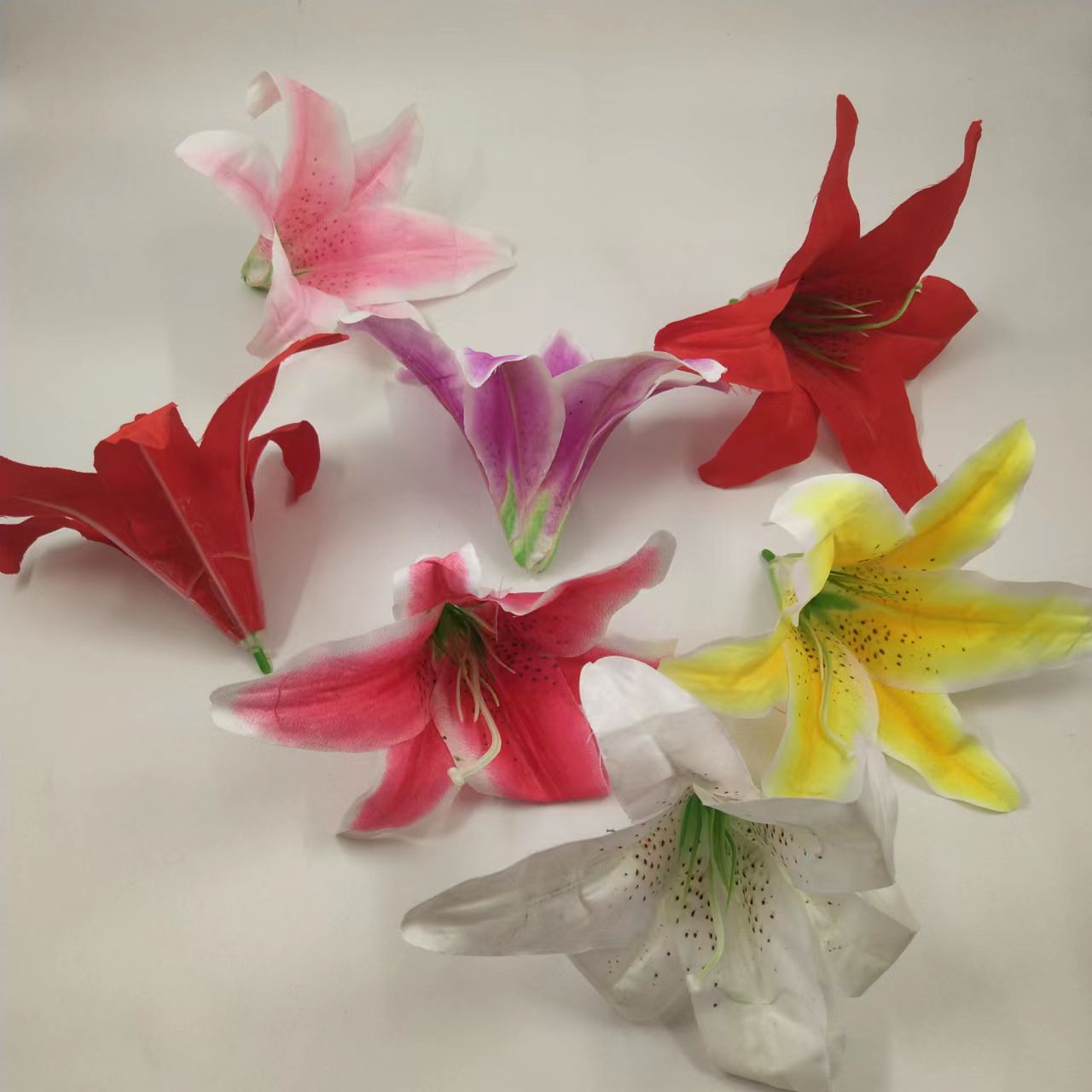Simulation Plastic Lily With Heart Lily Flower Head Wedding Decoration Diy Flower Materials Flower Shooting Props Item Picture