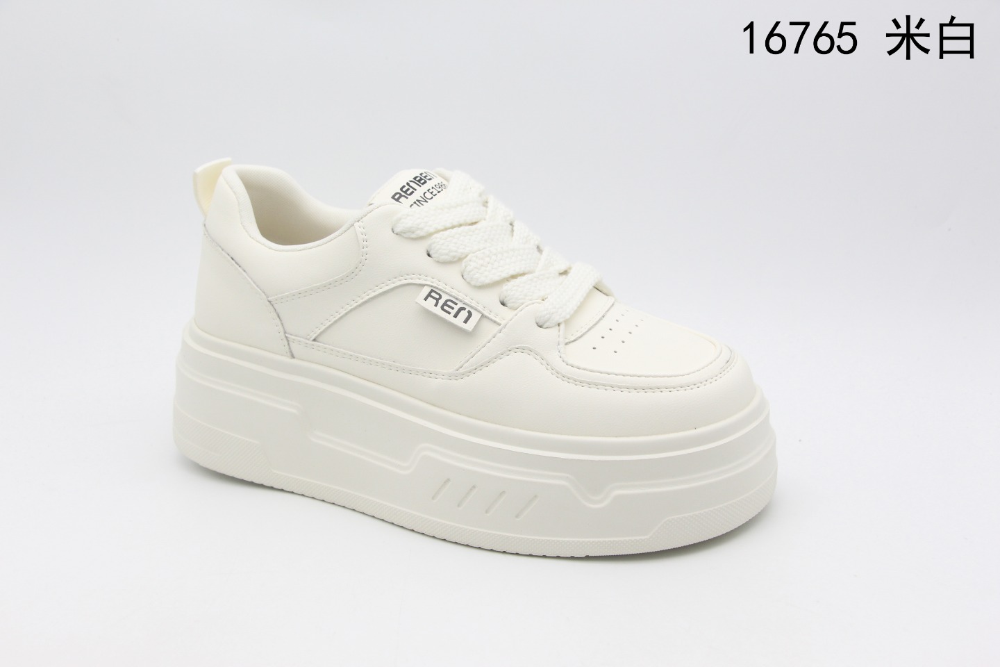Human-oriented sports sneakers