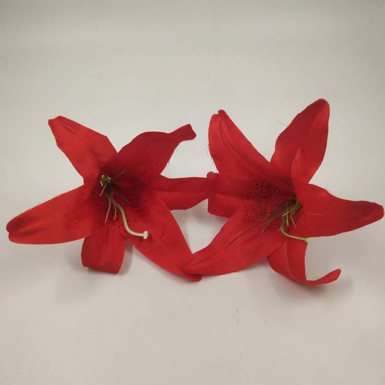 Simulation Plastic Lily With Heart Lily Flower Head Wedding Decoration Diy Flower Materials Flower Shooting Props Application Scenario