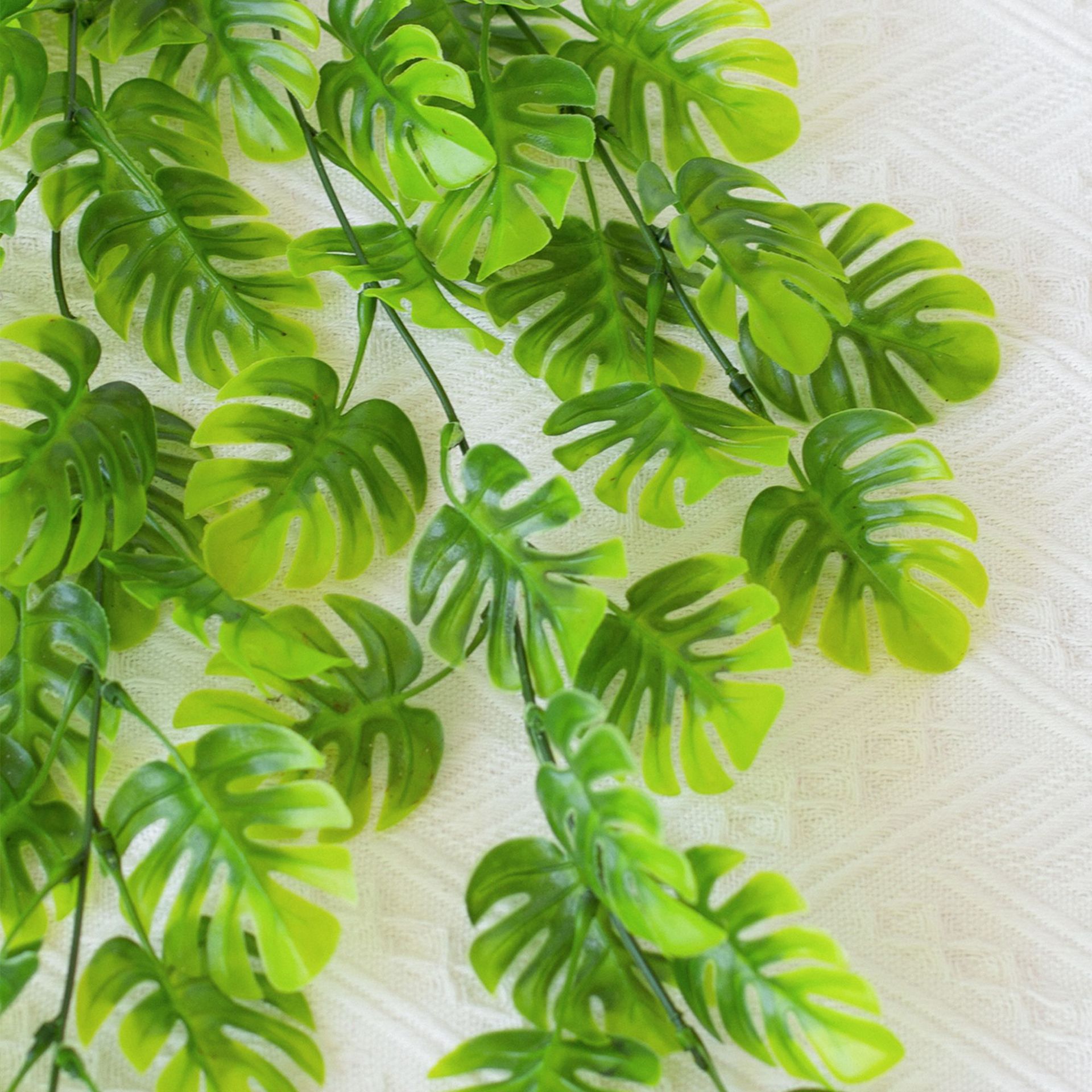 Cross-Border Artificial Plant Turtle Back Leaf Wall Hanging Rattan Green Leaf Decoration Indoor Suspended Ceiling Flower Rattan Hanging Basket Turtle Back Bamboo Application Scenario