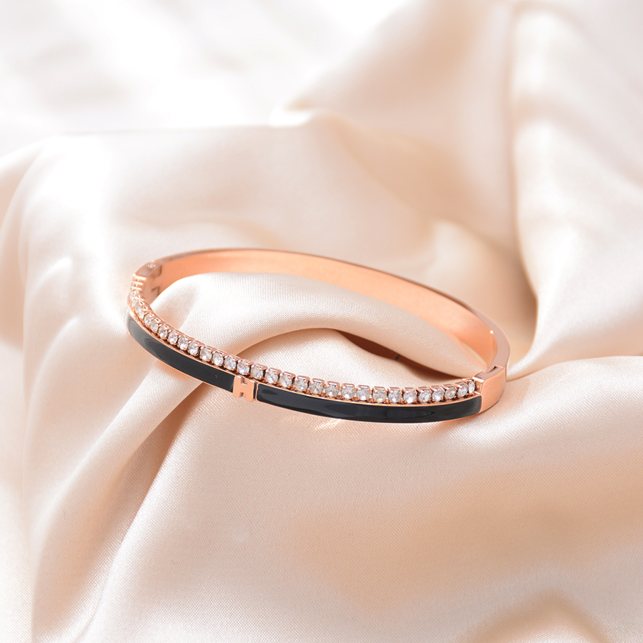 European and American fashion and individuality diamond-encrusted black bracelet, titanium steel rose gold bracelet accessory, women's gift boutique Item Picture