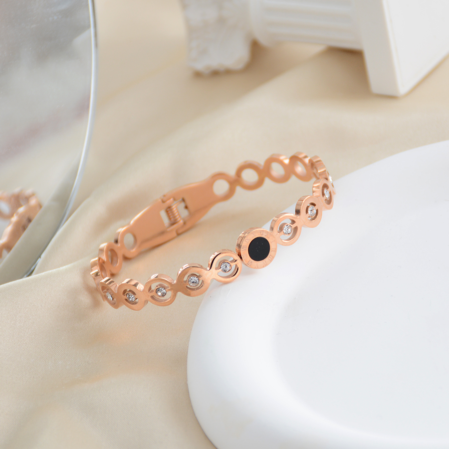 European, American and Korean trendy and individualistic circle diamond bracelet, Roman black round titanium steel rose gold bracelet, women's accessory gift