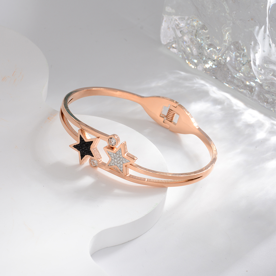 European, American and Korean personalized and fashionable bracelet, titanium steel black and white five-pointed star bracelet, women's accessory, rose gold details Picture