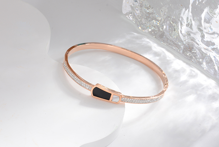 New black diamond bracelet, titanium steel rose gold bracelet, versatile accessory and women's jewelry from Europe, America and Korea pic 5