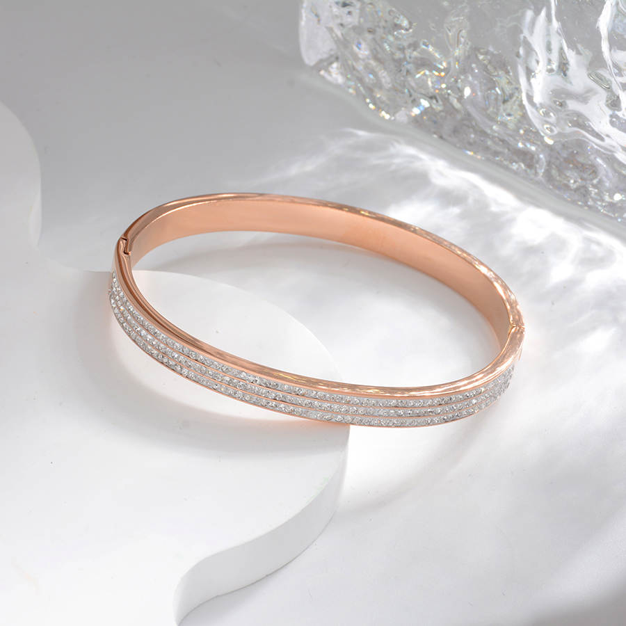 European and American trend full diamond bracelet, titanium steel rose gold diamond-encrusted bracelet, non-fading accessory, women's gift details Picture