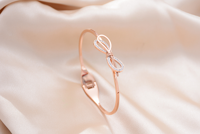 欧美韩个性时尚镶钻蝴蝶结手镯钛钢玫瑰金手环饰品女礼物详情3