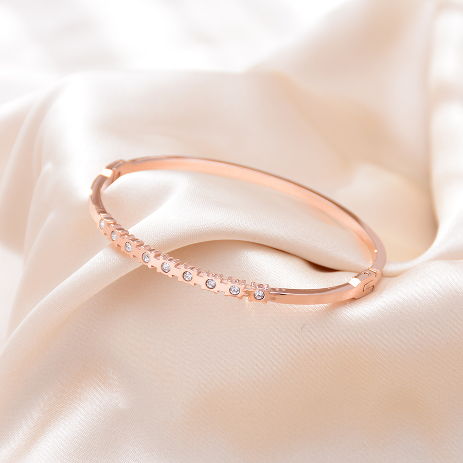 A new style of personalized, simple and fashionable small diamond bracelet, titanium steel rose gold bracelet, delicate women's accessory gift trend