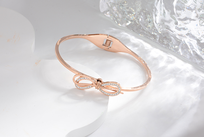 欧美韩个性时尚镶钻蝴蝶结手镯钛钢玫瑰金手环饰品女礼物详情4