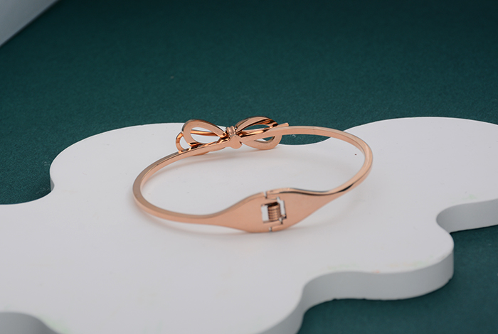 欧美韩个性时尚镶钻蝴蝶结手镯钛钢玫瑰金手环饰品女礼物详情5