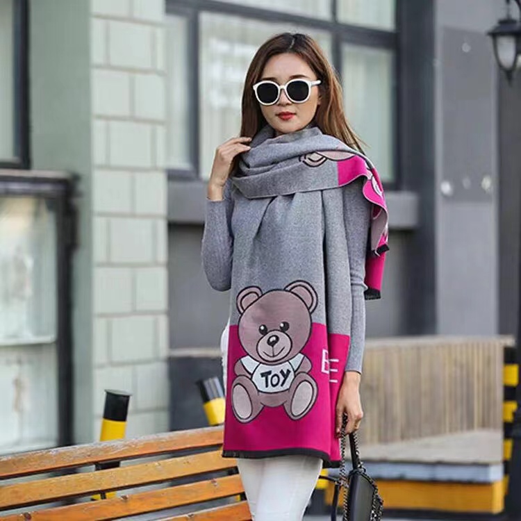 Red cashmere scarf, silk scarf accessory, high-end gauze scarf, sun-protective clothing, fashionable fur scarf, warm and cozy, essential cashmere scarf for winter Specification image
