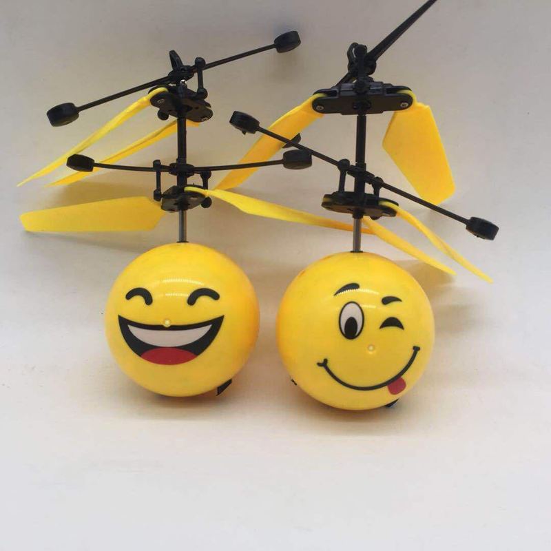 Factory direct sales of various styles of induction flying balls, suspended aircraft, luminous and color-changing flying toys detail image 3