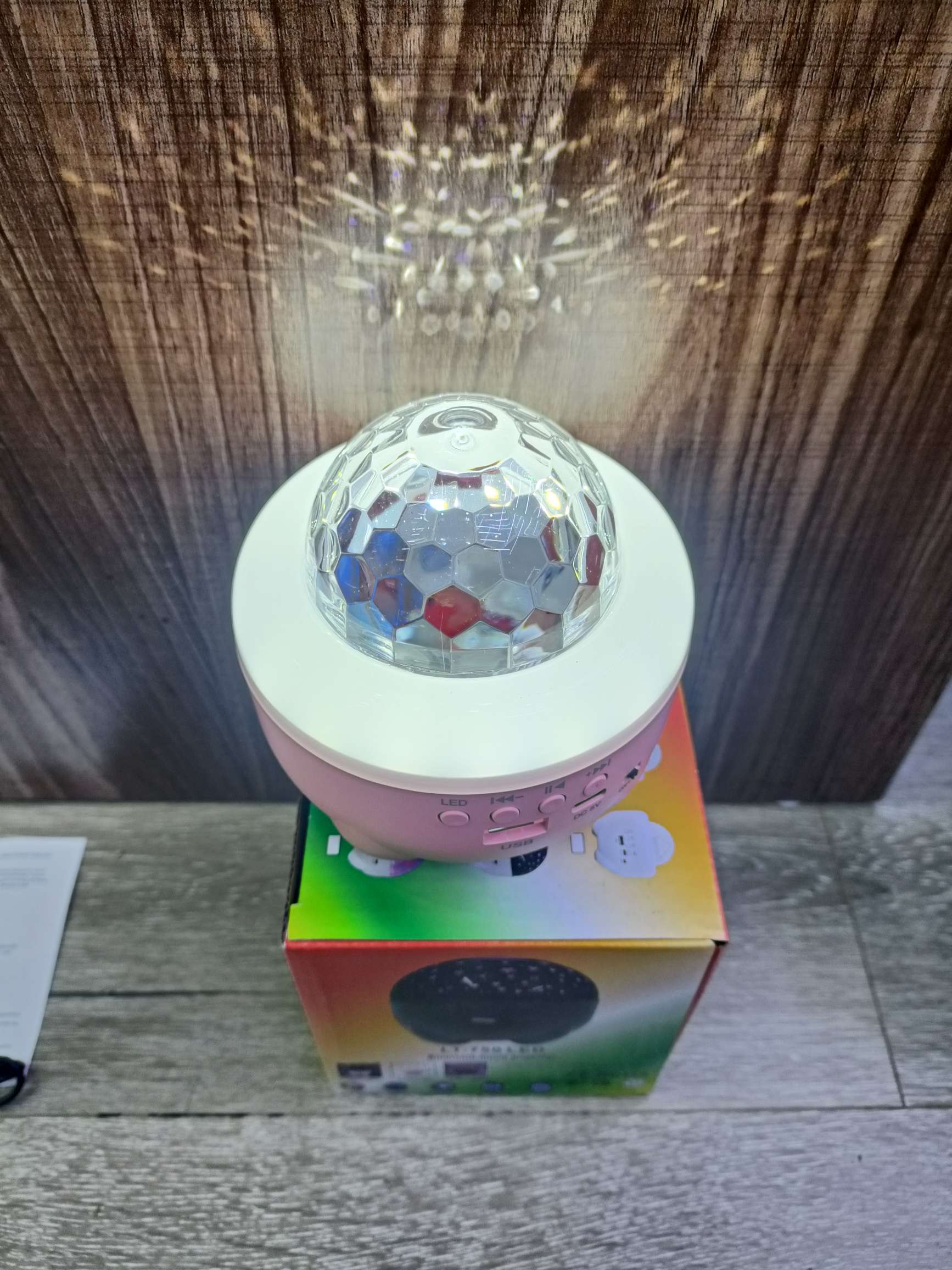 Bluetooth speaker Magic Ball light Projection light Atmosphere light LED night light USB audio crystal ball Magic ball night light Application Scenario