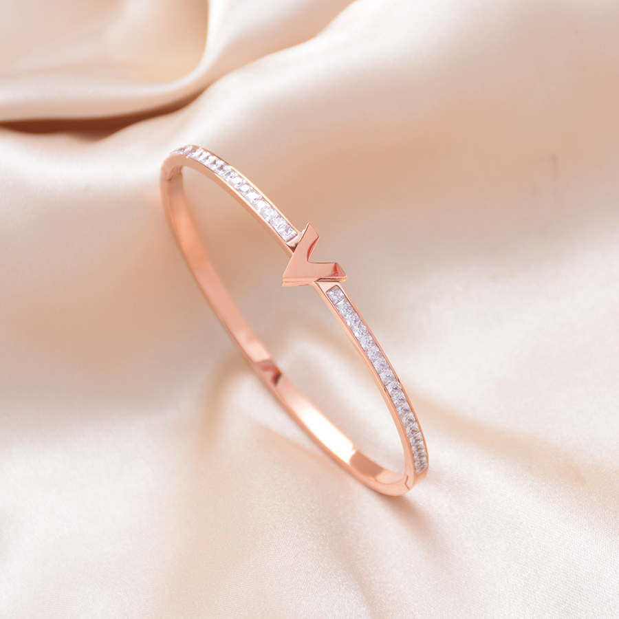 手镯/玉镯/手饰/玛瑙手镯/玉石手镯产品图