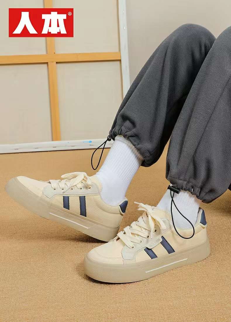 女士时尚帆布鞋