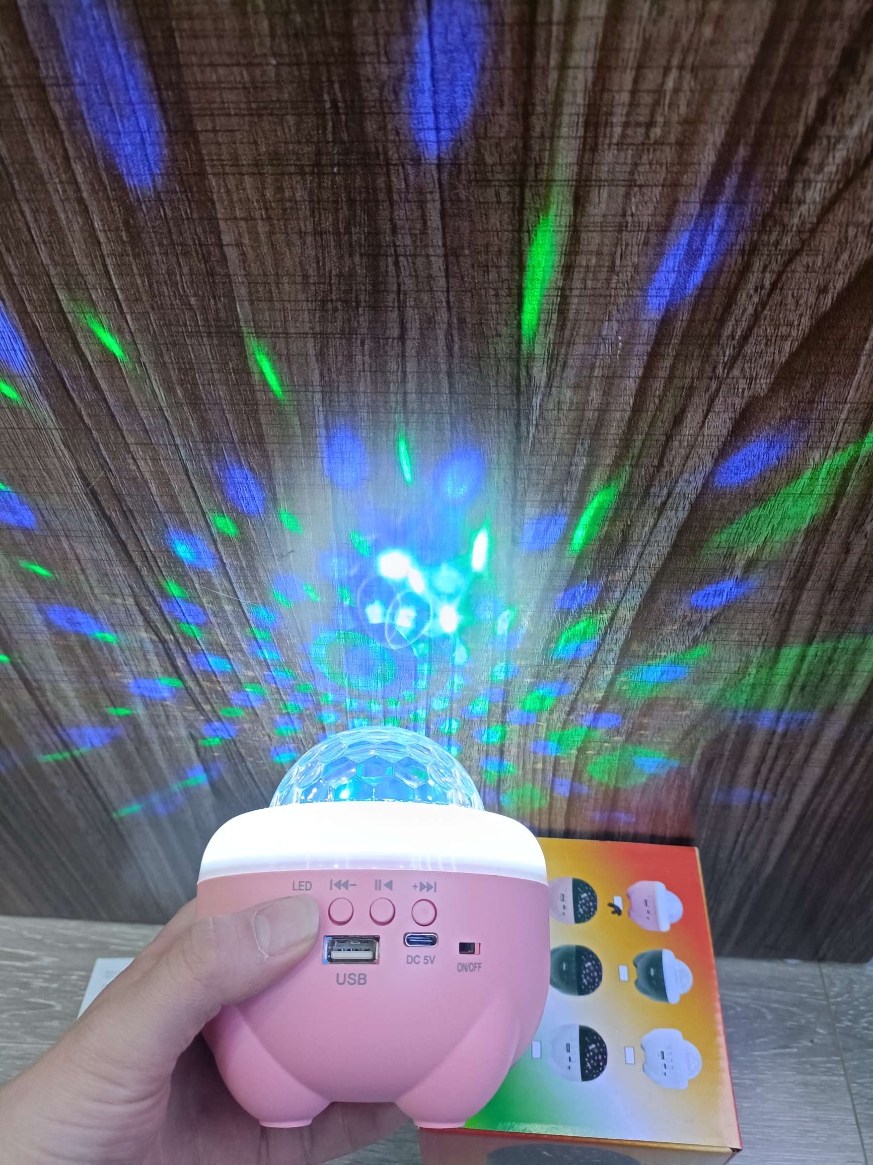 Bluetooth speaker Magic Ball light Projection light Atmosphere light LED night light USB audio crystal ball Magic ball night light Specification drawing