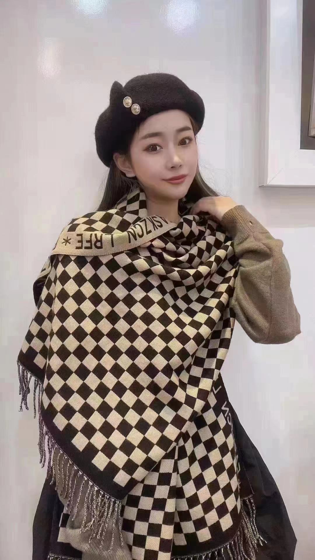 Red cashmere scarf, silk scarf accessory, high-end gauze scarf, sun-protective clothing, fashionable fur scarf, warm and cozy, essential cashmere scarf for winter Item Picture