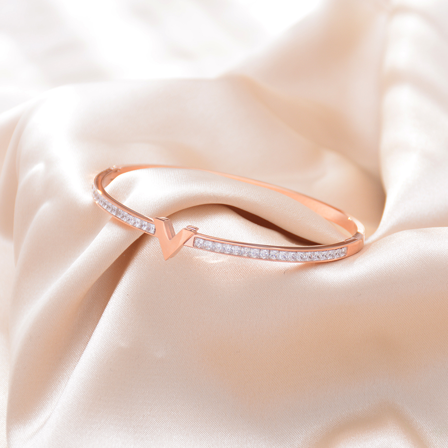 手镯/玉镯/手饰/玛瑙手镯/玉石手镯细节图