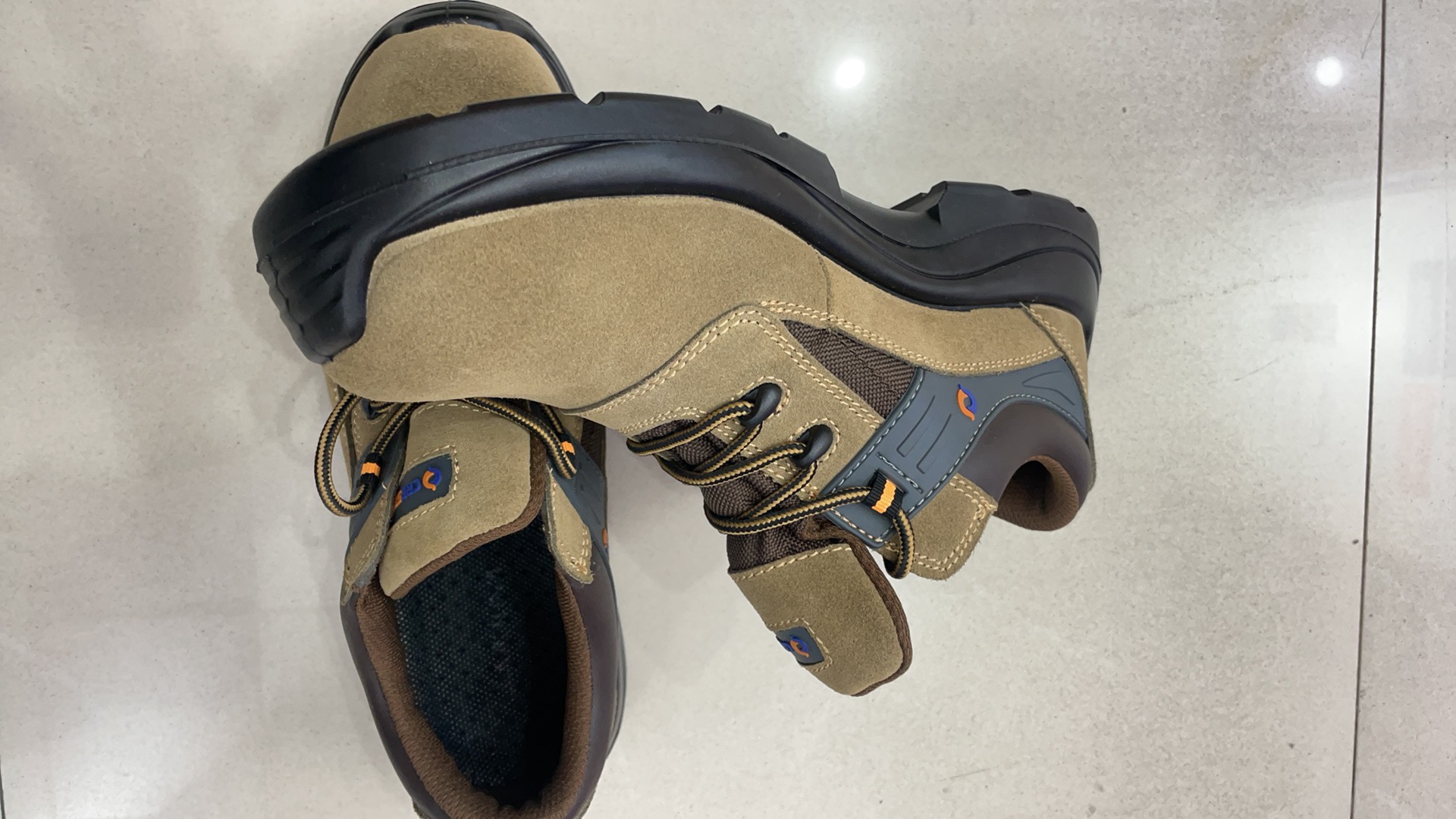 SAFETY SHOES  劳保鞋 采用 COFRA高强度纤维技术细节图