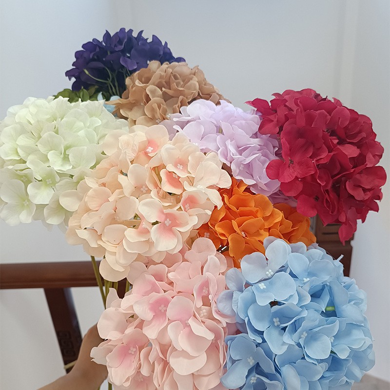 A Single 72-Piece Hydrangea Wedding Hand Bouquet With A Hand-Made Artificial Flower Arch Way Home Artificial Flower Item Picture