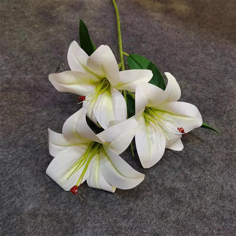 Wedding Hand Flower Lily Simulation Flower Bundle Hand Sense Silk Flower Fake Flower Photography Home Decoration Soft Decoration Simulation Flower Application Scenario