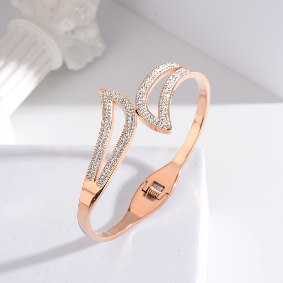 Korean style trendy, individualistic and fashionable white diamond cross bracelet, titanium steel diamond-encrusted rose gold jewelry bracelet, women's exquisite gift Item Picture