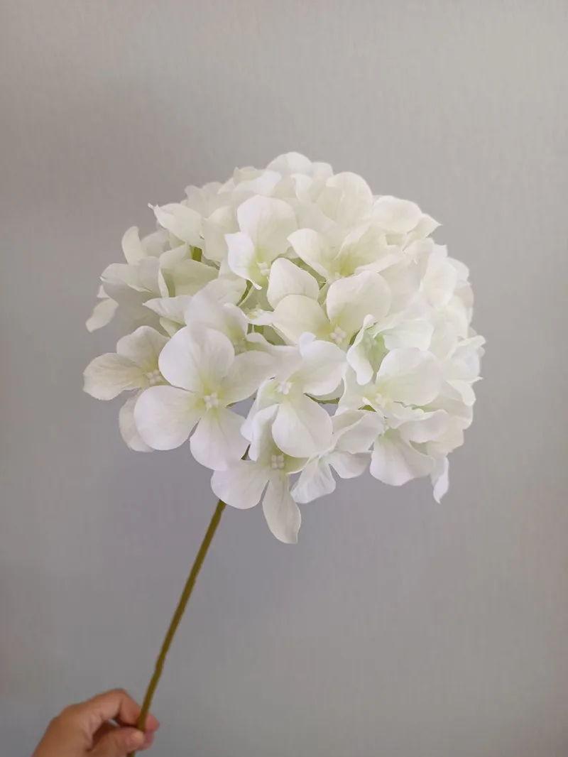 A Single 72-Piece Hydrangea Wedding Hand Bouquet With A Hand-Made Artificial Flower Arch Way Home Artificial Flower
