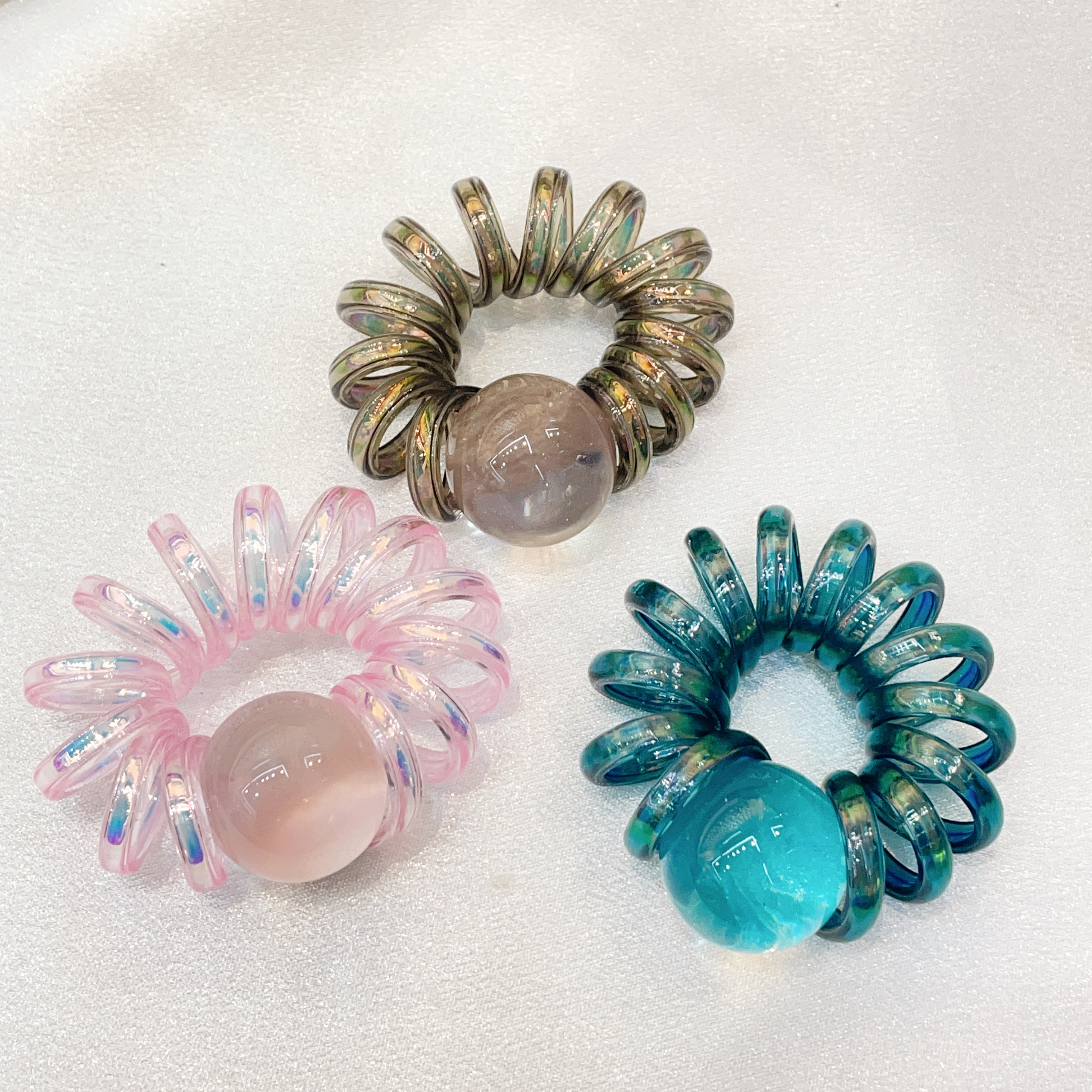 2024 New acrylic high-end and elegant gripper headwear, girls' hair accessories, colorful hair clips, exquisite translucent rubber bands, telephone lines Item Picture