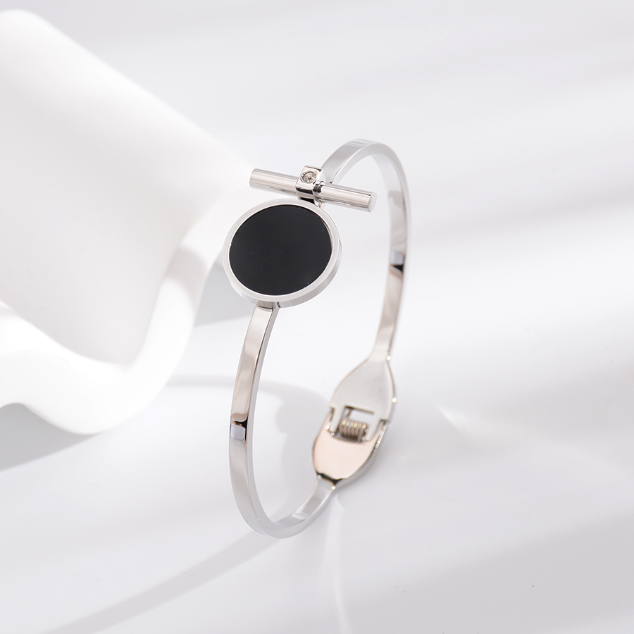 European and American trend black round plate bracelet for women 18K rose gold bracelet, Japanese and Korean fashion trendsetter titanium steel jewelry