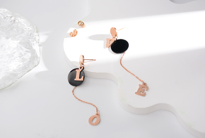 欧美韩个性时尚LOVE字母长款耳环钛钢流苏耳钉玫瑰金饰品女礼物详情5