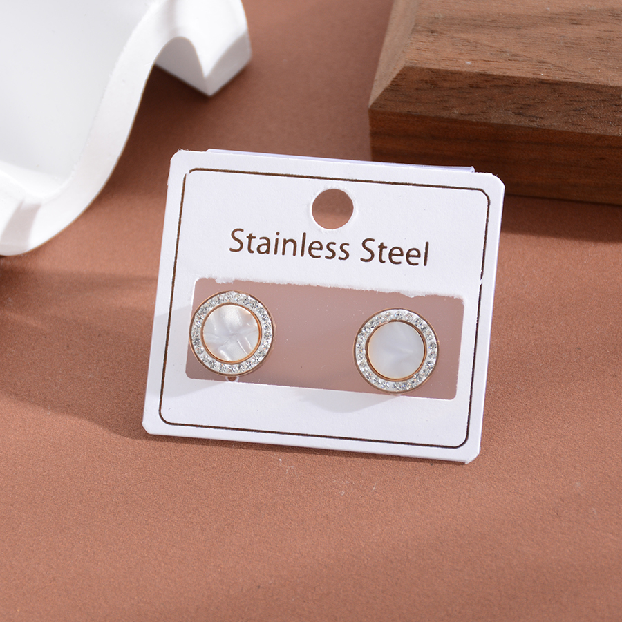 饰品/耳饰/耳钉/耳夹/珍珠饰品白底实物图