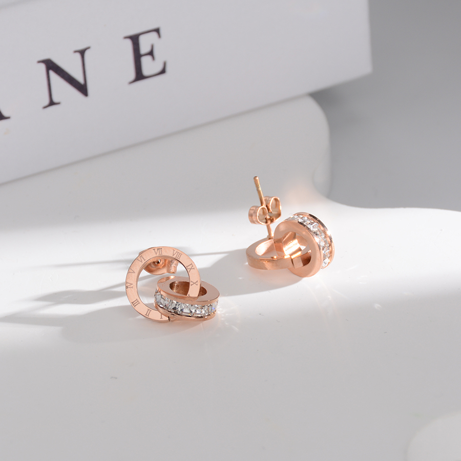 European and American style fashionable double-ring white diamond stud earrings, titanium steel rose gold diamond earrings, versatile women's accessory Application Scenario