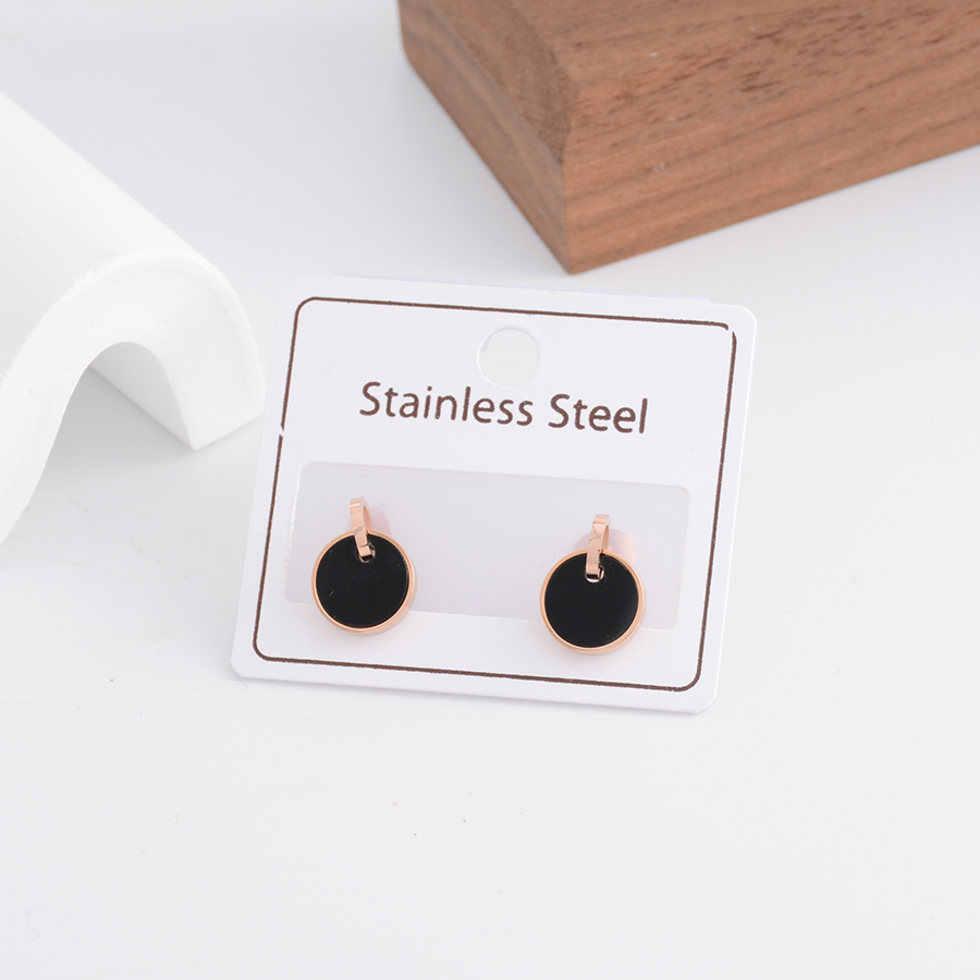European, American and Korean fashionable, simple, smooth plate, round ear studs, titanium steel, rose gold, black round earrings, women's accessory gift Application Scenario