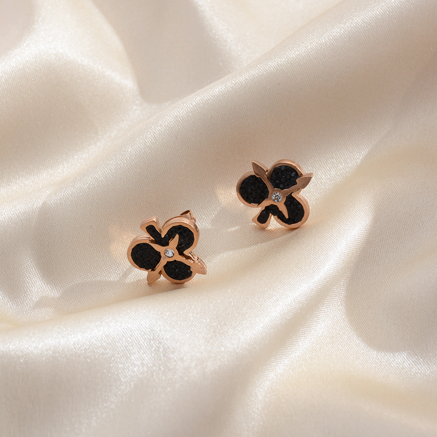 饰品/耳饰/耳钉/耳夹/珍珠饰品细节图