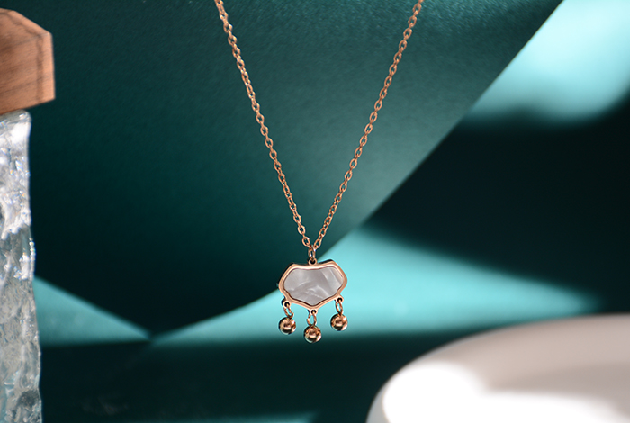 European, American and Korean fashion retro shell longevity lock bead necklace, titanium steel plated 18k rose gold women's accessory collarbone chain, versatile pic 6