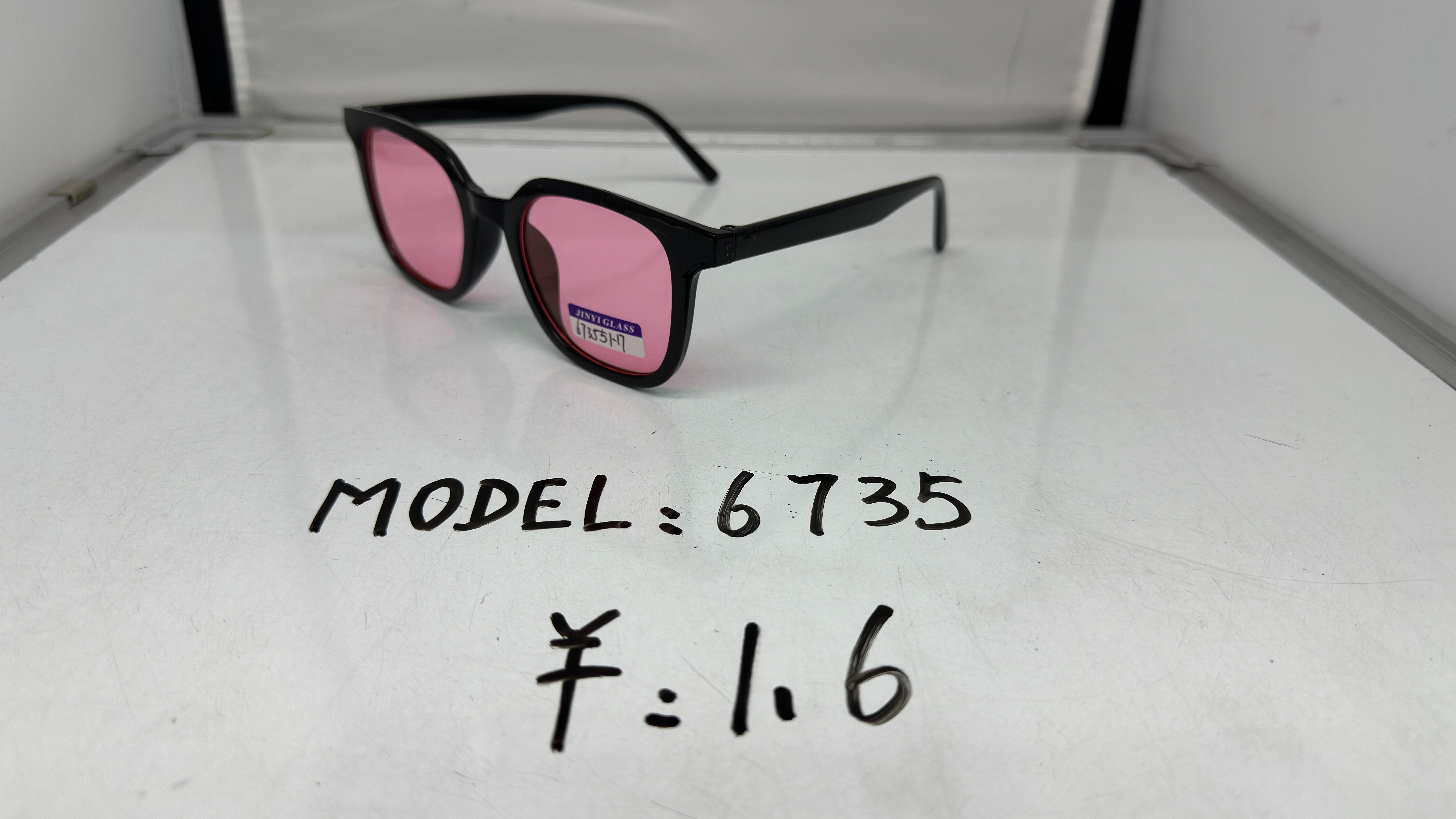 Fashionable black background, thin frame, pink electroplated acrylic lens plastic sunglasses