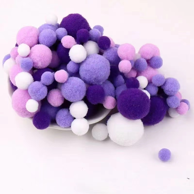 En stock bolas de pompón de color bolas de pompón de poliéster bolas de pompón diy pequeñas bolas de pompón accesorios accesorios Application Scenario
