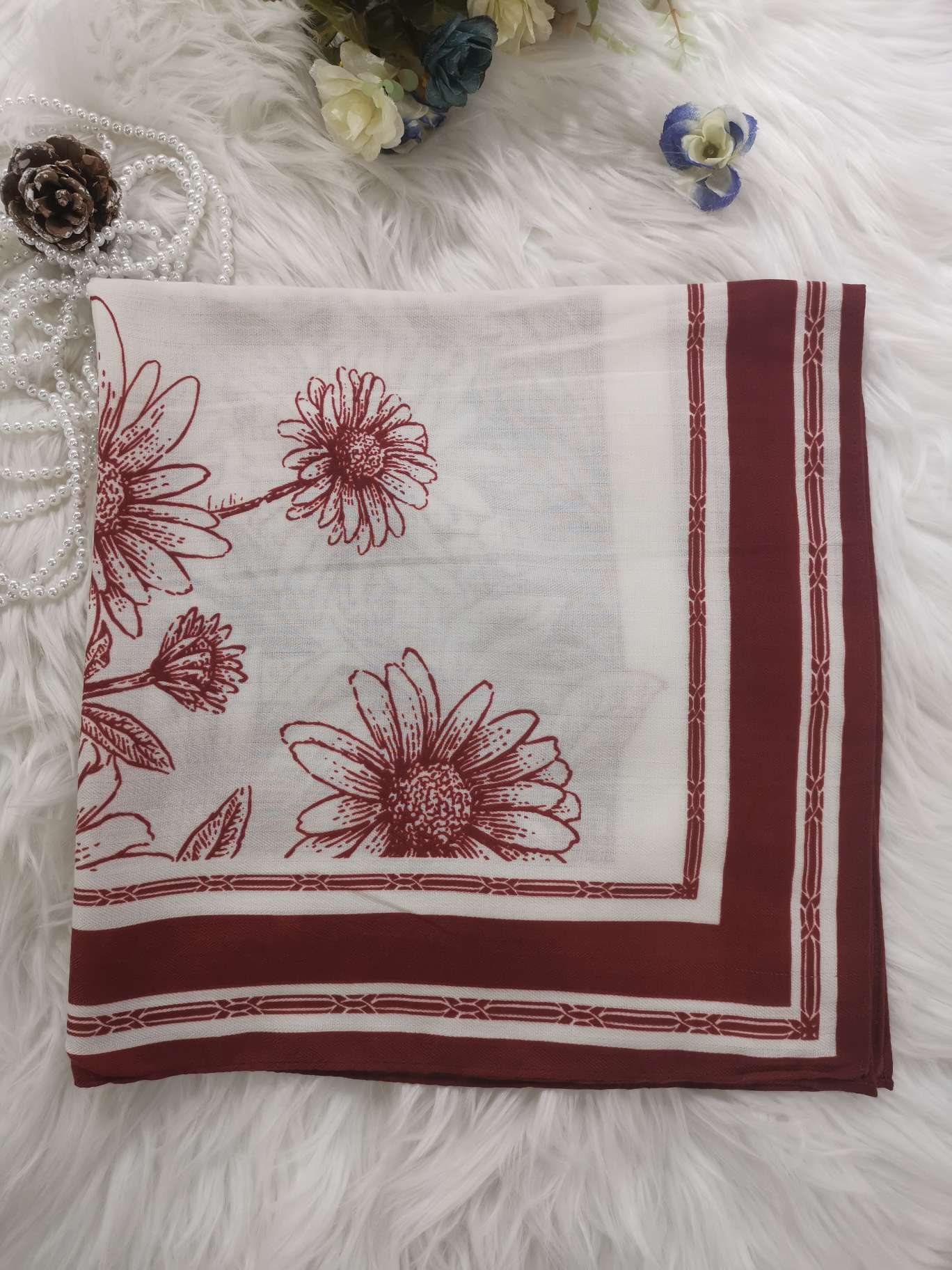 Silk Scarf Women's Senior Sense Of High-Grade Ladies All The New Scarf Bib Small Square Scarf 70*70 Item Picture