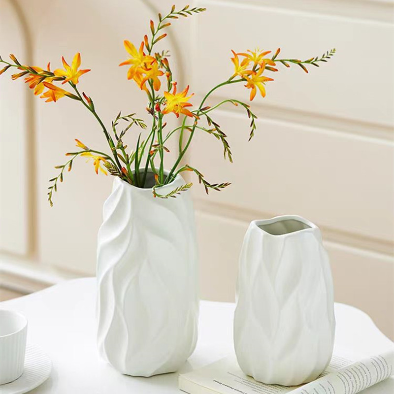 Simple and modern ceramic flower vases for decorative sample rooms, vases for home bedrooms, living rooms, tables, dining rooms and studies details Picture