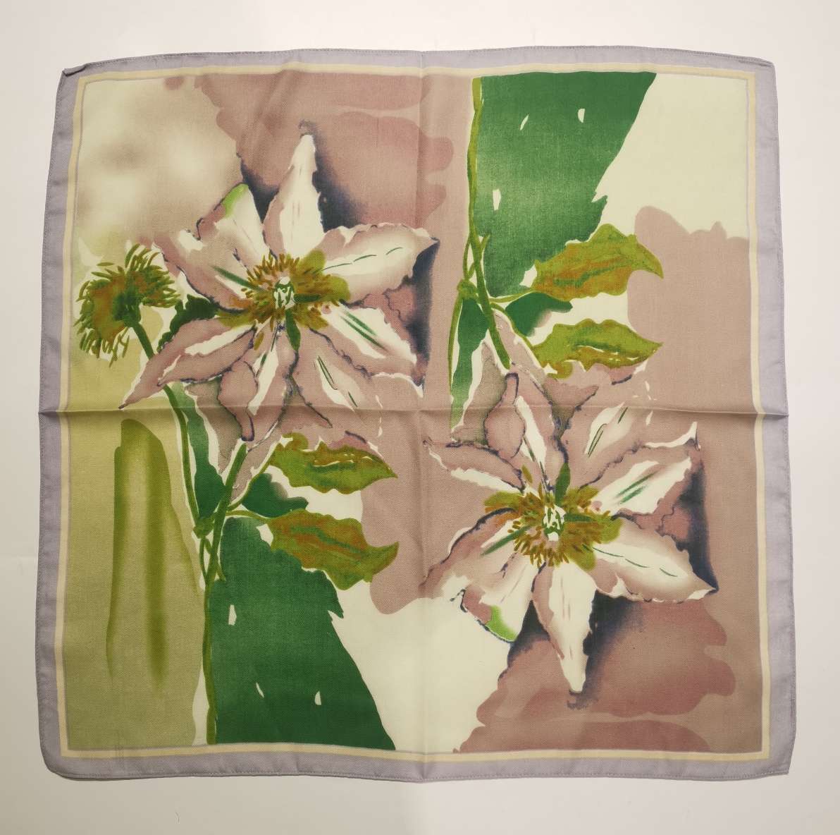 Silk Scarf Women's Senior Sense Of High-Grade Ladies All The New Scarf Bib Small Square Scarf 70*70 full figure