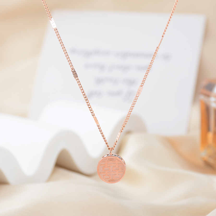 Chinese-style retro Fu Xi necklace, titanium steel rose gold double-sided collarbone chain accessory, versatile for women Application Scenario