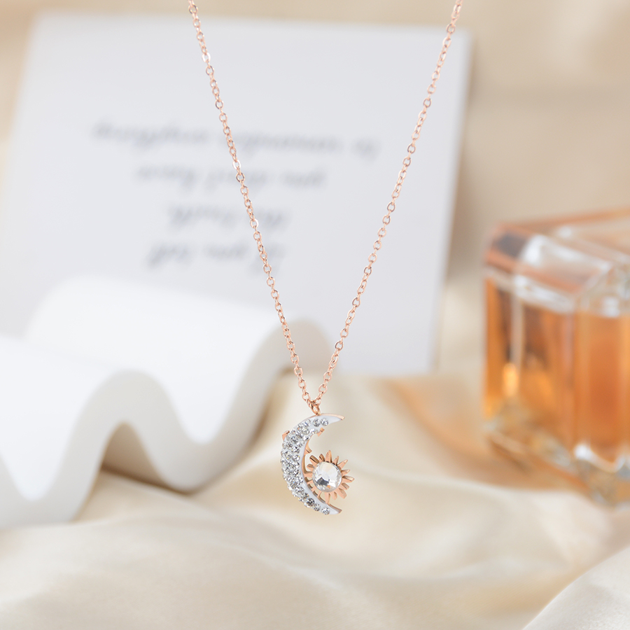 欧美韩潮流时尚白色镶钻月亮项链钛钢玫瑰金泥钻锁骨链精品配货女饰品产品图