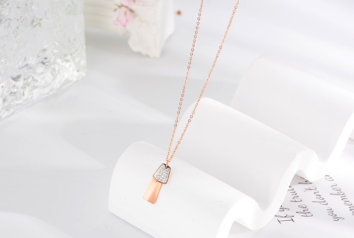 Korean internet-famous bestseller, elegant and timeless titanium steel necklace, bow with diamond, moon collarbone chain, rose gold accessory, exquisite gift pic 7