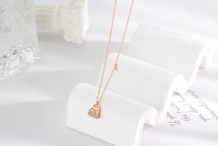 欧美时尚百搭镶钻包包项链钛钢贝壳玫瑰金锁骨链女款饰品礼物详情3