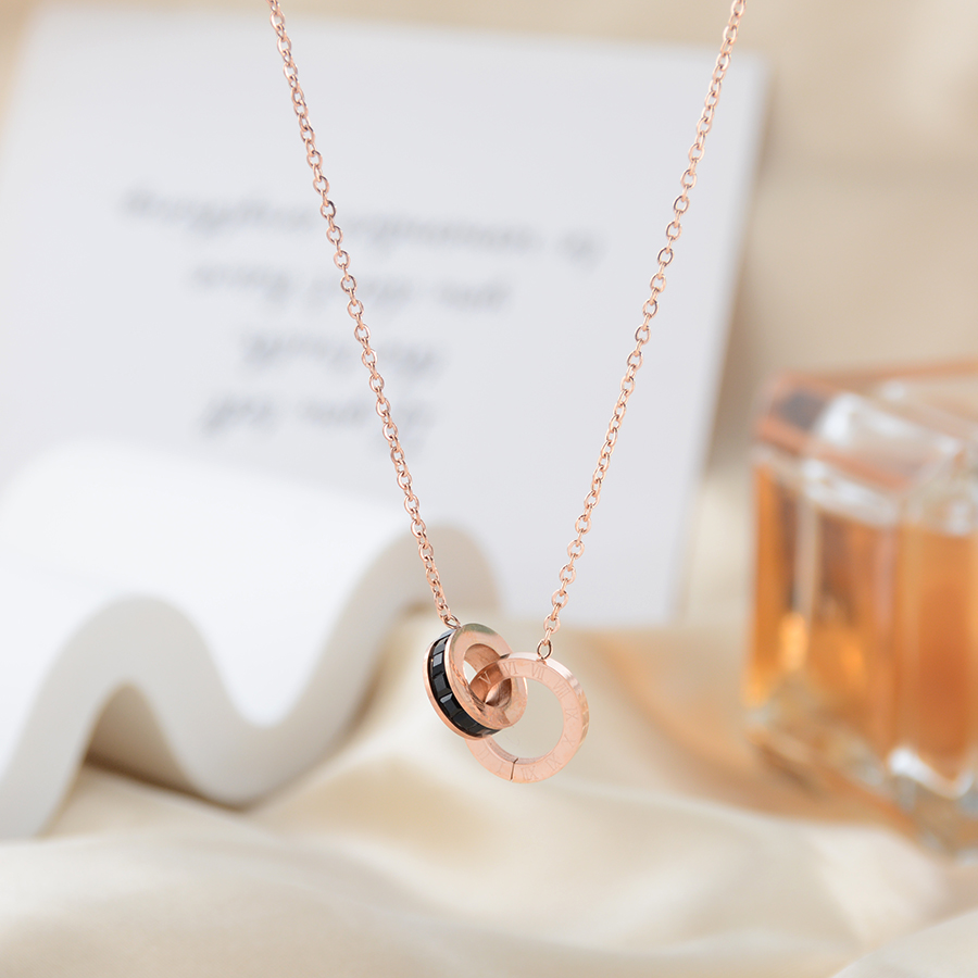 European, American and Korean style fashionable titanium steel black rose gold collarbone chain necklace, non-fading accessory, women's double ring zircon necklace